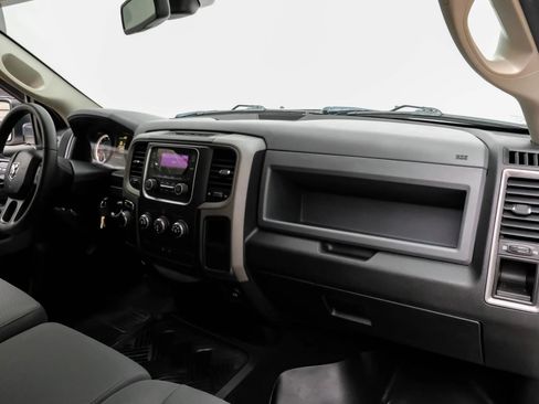 Used 2017 RAM 1500 Express RWD image 12