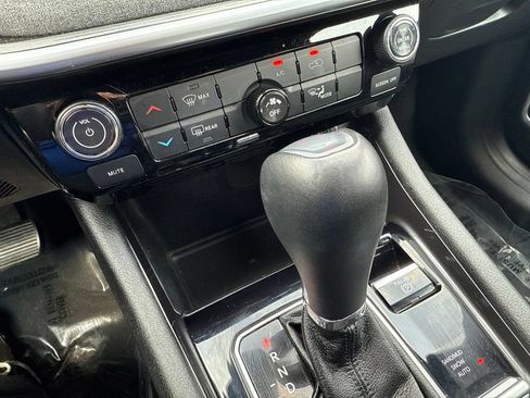 Used 2024 Jeep Compass Latitude AWD/4WD image 30