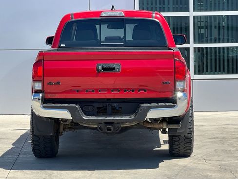 Used 2020 Toyota Tacoma SR5 AWD/4WD image 5