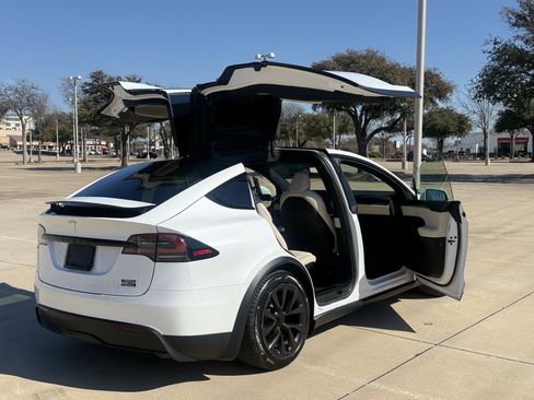 Used 2022 Tesla Model X Plaid image 27