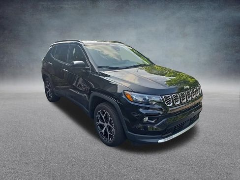 Used 2024 Jeep Compass Limited AWD/4WD image 2
