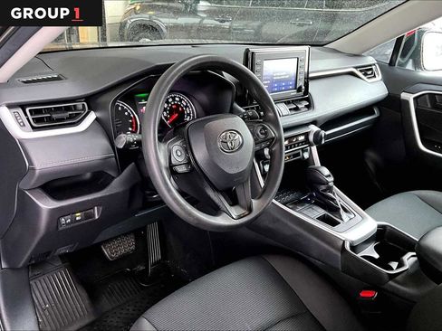 Certified 2021 Toyota RAV4 LE image 17
