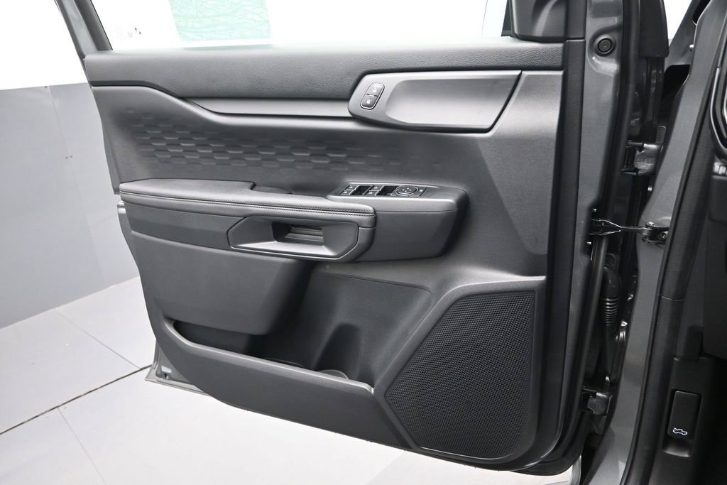New 2026 Ford Ranger XLT w/ Black Appearance Package AWD/4WD image 8