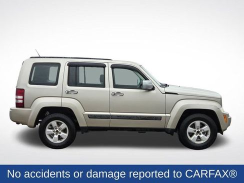 Used 2011 Jeep Liberty Sport AWD/4WD image 2