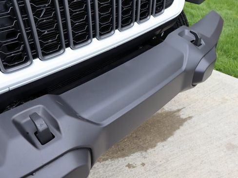 New 2025 Jeep Gladiator Sport image 4