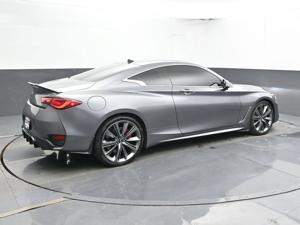 Used 2018 INFINITI Q60 Red Sport 400 AWD/4WD image 3
