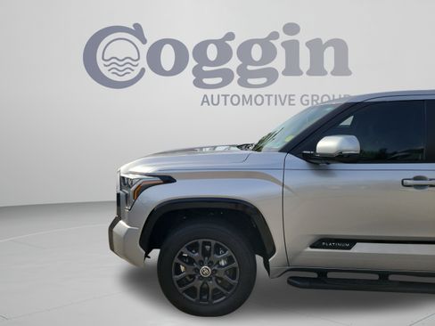 Used 2024 Toyota Tundra Platinum AWD/4WD image 32