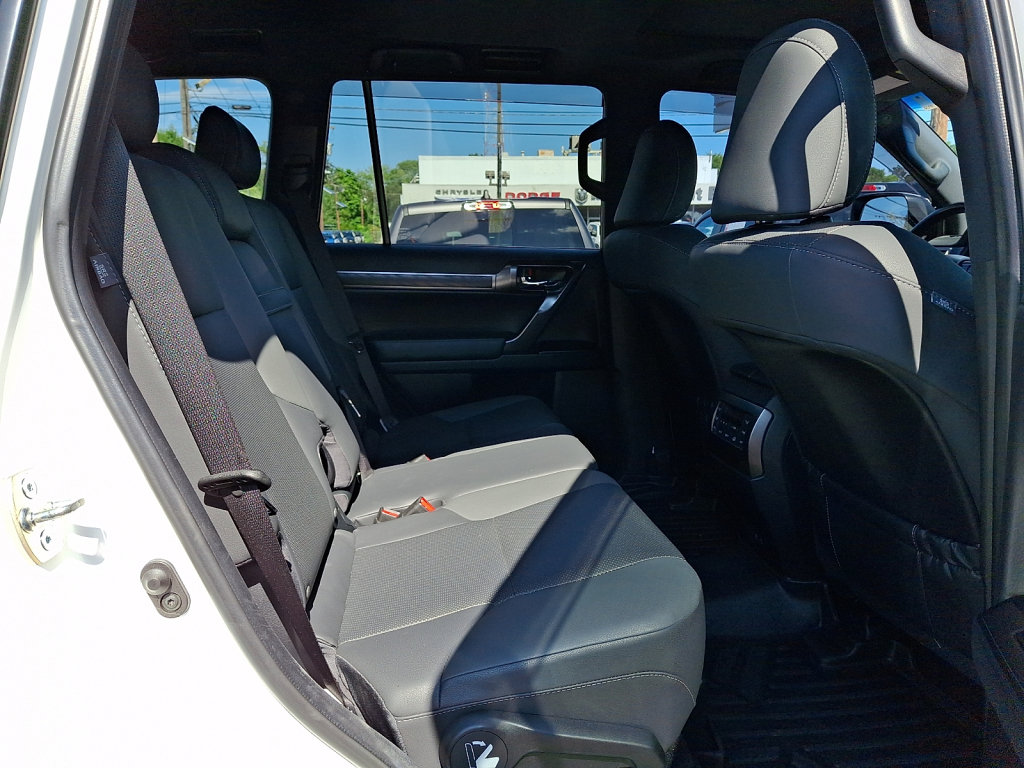 Used 2022 Lexus GX 460 w/ Black Line Special Edition AWD/4WD image 14