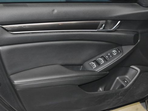 Used 2020 Honda Accord Sport image 4