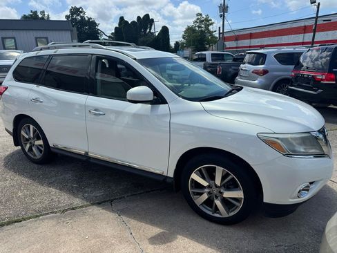 Used 2014 Nissan Pathfinder Platinum w/ Platinum Premium Package FWD image 5
