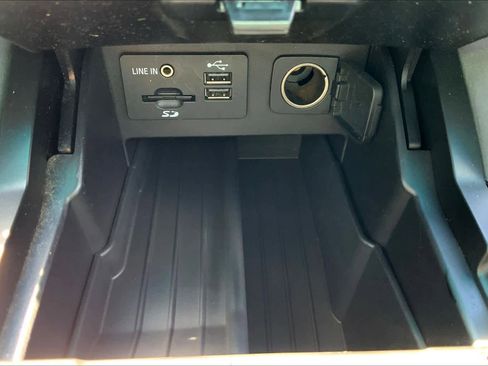 Used 2015 Ford Explorer XLT w/ Equipment Group 202A FWD image 33