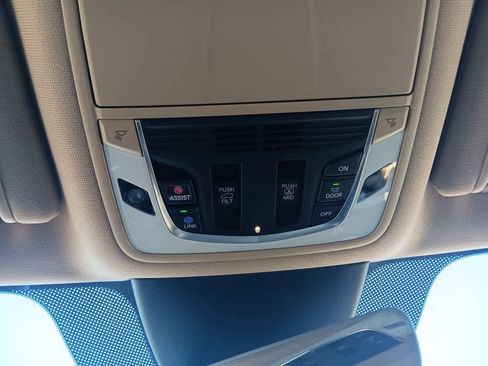 Used 2023 Acura MDX SH-AWD w/ Technology Package image 32