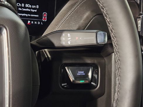 Used 2025 GMC Yukon Denali image 32