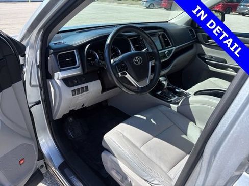 Used 2016 Toyota Highlander Limited AWD/4WD image 42