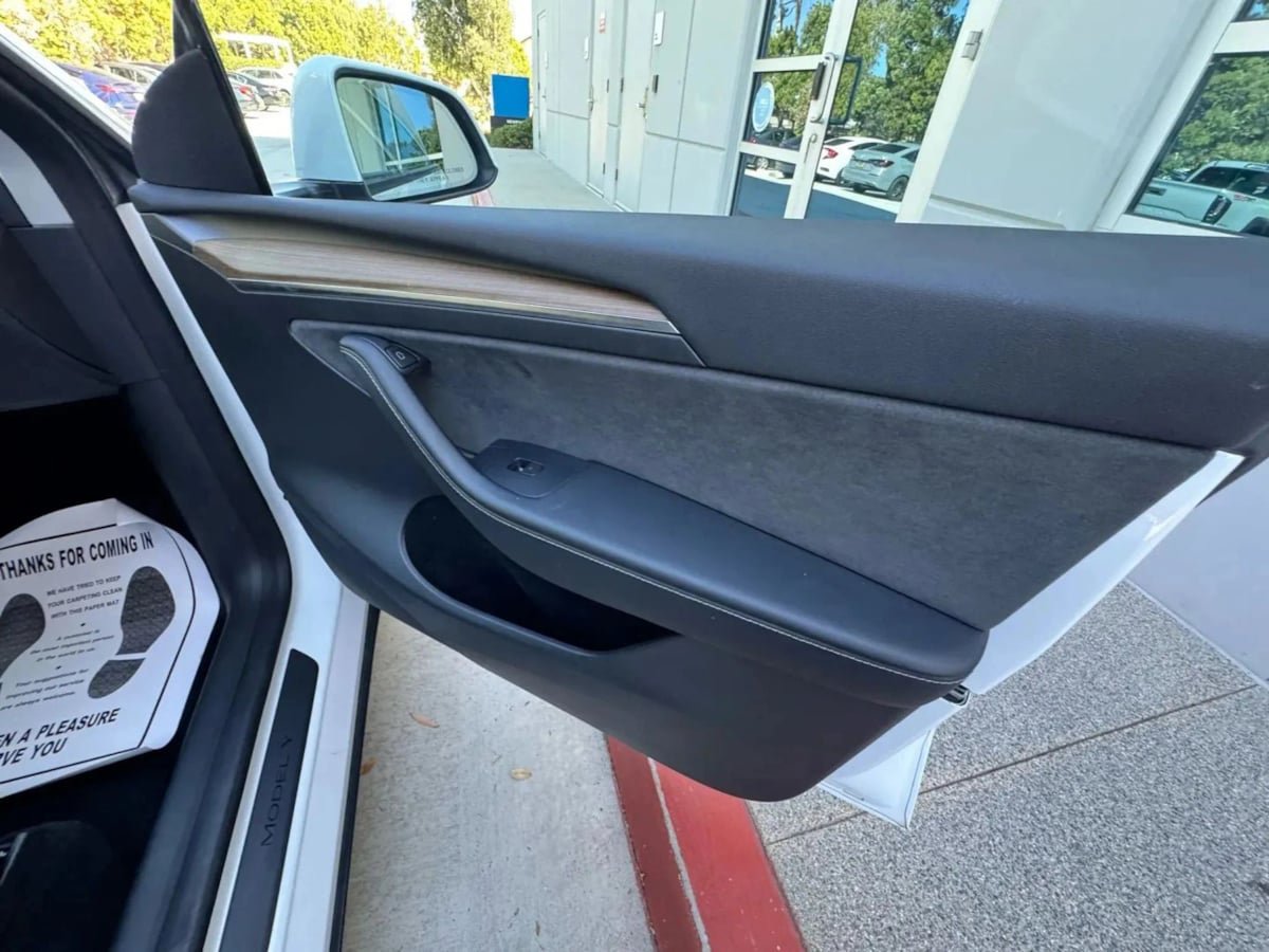 Used 2023 Tesla Model Y Long Range AWD/4WD image 35