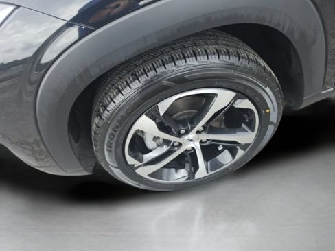 Used 2024 Chevrolet Trax RS w/ Driver Confidence Package FWD image 32