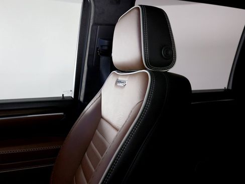 Used 2025 GMC Sierra 3500 Denali Ultimate image 40