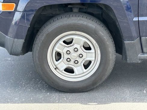 Used 2015 Jeep Patriot Sport w/ Power Value Group image 11