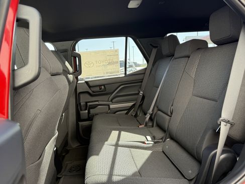 New 2026 Toyota 4Runner SR5 AWD/4WD image 15