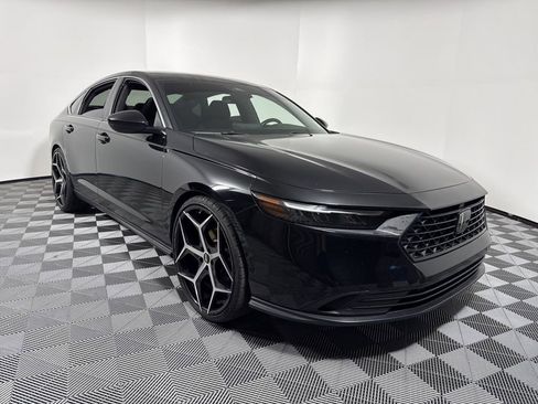 Used 2023 Honda Accord Sport image 9