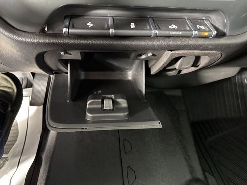 Used 2018 Chevrolet Silverado 1500 LT w/ All Star Edition image 22