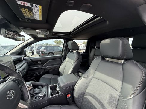 Used 2025 Toyota Tacoma Limited image 28