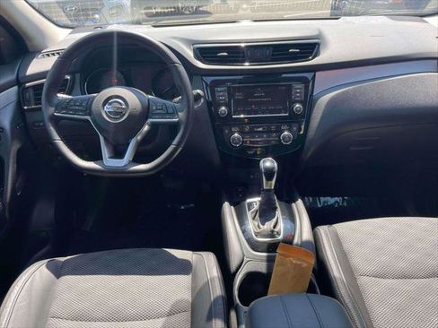 Used 2020 Nissan Rogue Sport SV w/ Technology Package AWD/4WD image 12