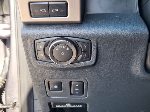 Used 2022 Ford F350 Platinum AWD/4WD image 22