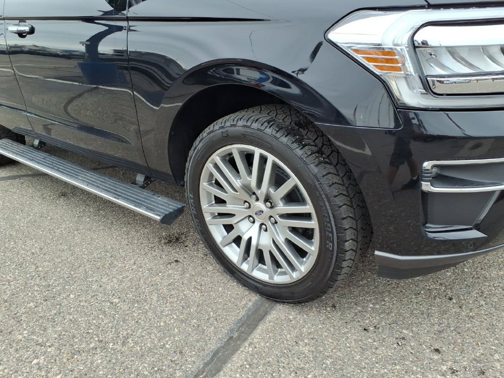 Certified 2023 Ford Expedition Limited AWD/4WD image 5