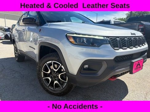 Used 2025 Jeep Compass Trailhawk w/ Trailhawk Elite Group AWD/4WD image 1