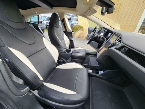 Used 2015 Tesla Model S 85D image 16