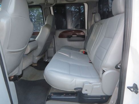Used 2007 Ford F350 Lariat image 24