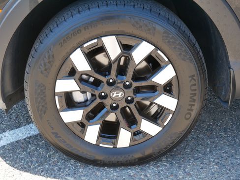 Used 2025 Hyundai Santa Cruz SEL AWD/4WD image 15