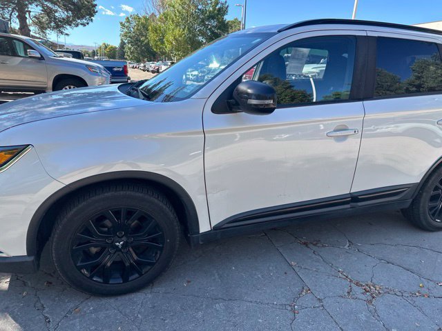 Used 2018 Mitsubishi Outlander ES AWD/4WD image 13