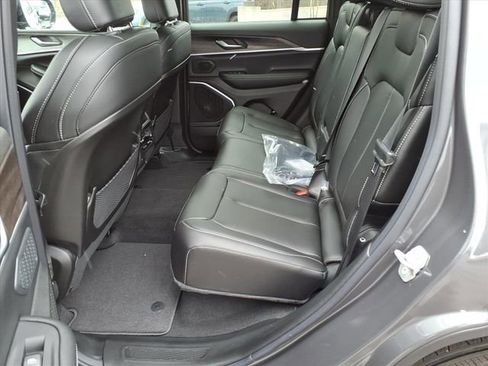 New 2026 Jeep Grand Cherokee Limited w/ Limited Altitude Package image 14