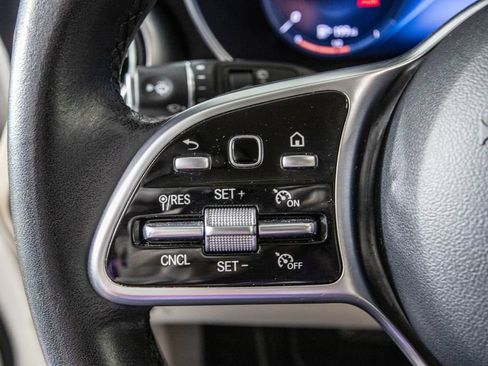 Used 2022 Mercedes-Benz GLC 300 4MATIC image 21