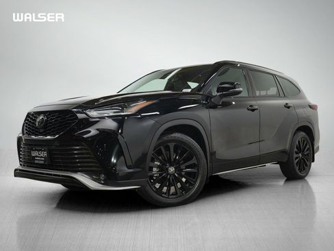 Certified 2025 Toyota Highlander XSE AWD/4WD image 1