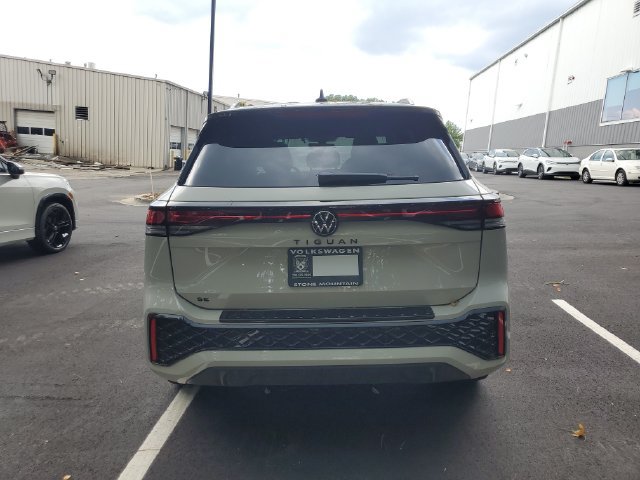 New 2026 Volkswagen Tiguan SE R-Line FWD image 5