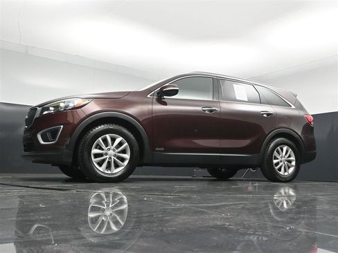 Used 2018 Kia Sorento AWD image 27