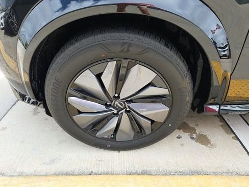 Used 2024 Nissan Ariya AWD image 10