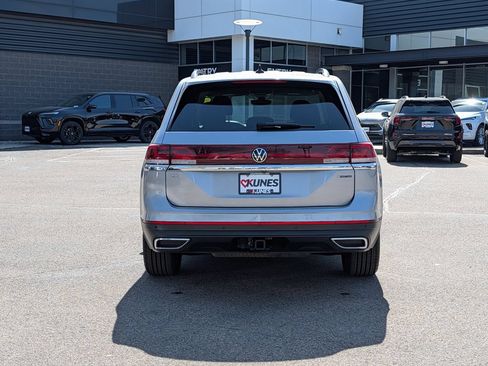 Used 2025 Volkswagen Atlas SE AWD/4WD image 8