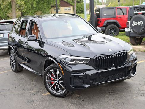 Used 2022 BMW X5 xDrive40i w/ M Sport Package AWD/4WD image 7