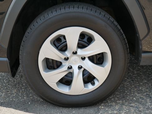 Used 2021 Toyota RAV4 LE AWD/4WD image 15