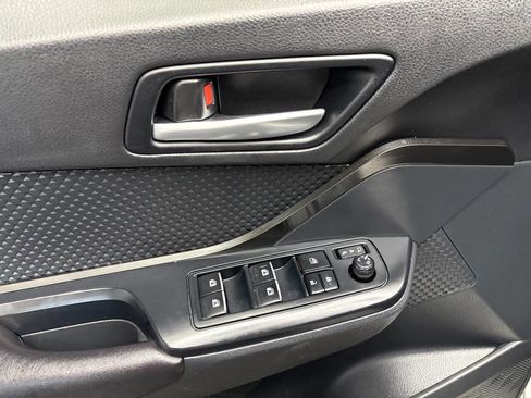 Used 2018 Toyota C-HR XLE image 21