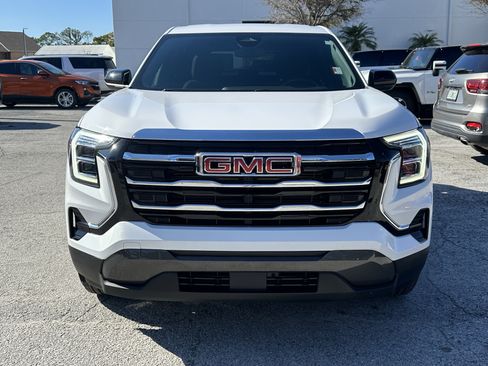 Used 2025 GMC Terrain Elevation image 3