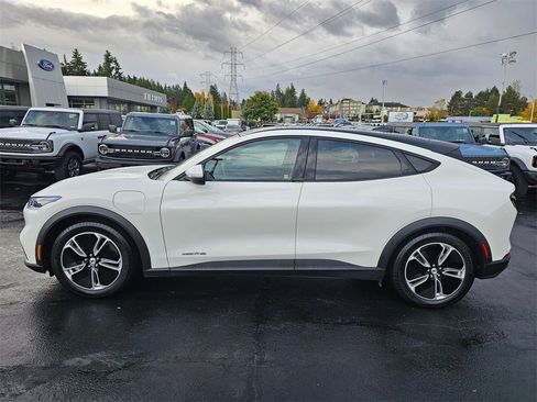 Used 2021 Ford Mustang Mach-E Select w/ Comfort/Appearance Package image 4