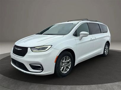 Used 2022 Chrysler Pacifica Touring
