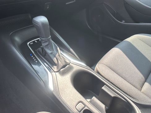 Used 2025 Toyota Corolla LE FWD image 33