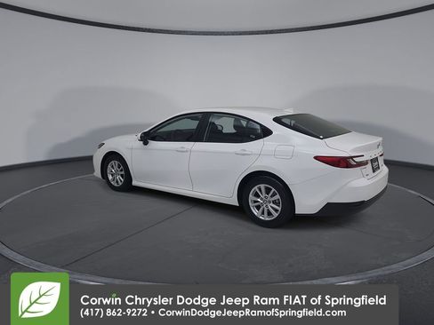 Used 2026 Toyota Camry LE FWD image 10