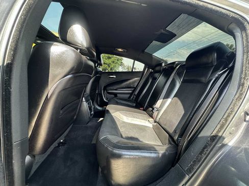 Used 2019 Dodge Charger SXT w/ Leather Interior Group RWD image 38